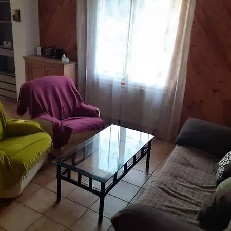 De La Traverse, 2 A 6 Personnes