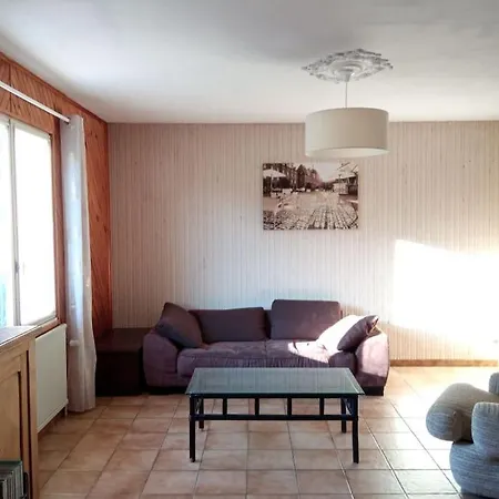 De La Traverse, 2 A 6 Personnes