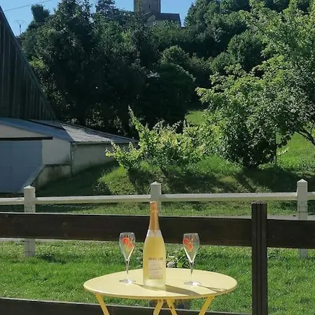 De La Traverse, 2 A 6 Personnes *