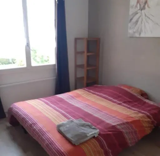 De La Traverse, 2 à 6 Personnes * Allemant