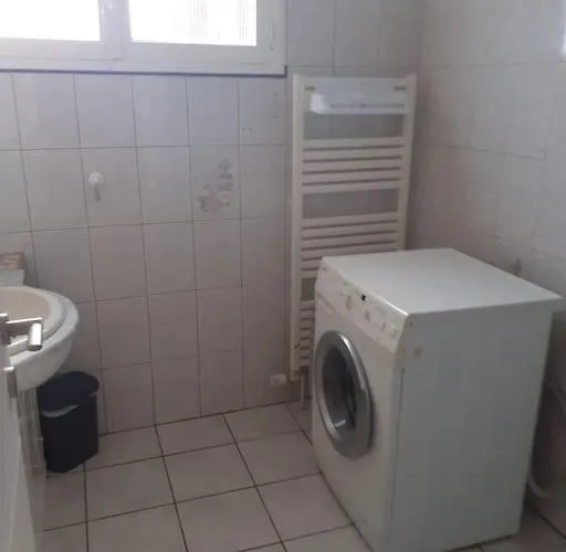 De La Traverse, 2 à 6 Personnes * Allemant